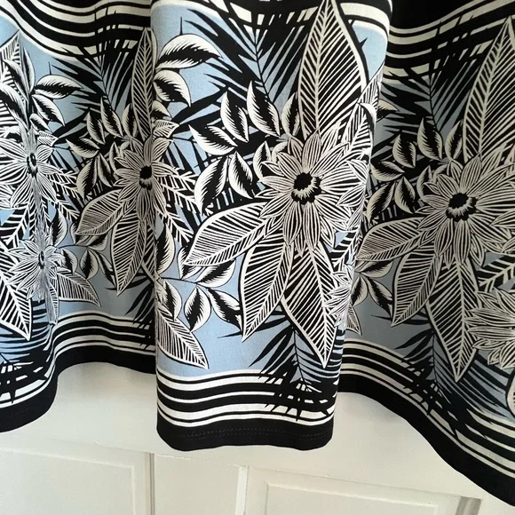 EUC J Jill Wearever Collection Wrap Style Maxi Dress; Black Havana Floral - Picture 4 of 8